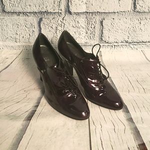 Stuart Weitzman patent leather heeled Oxfords